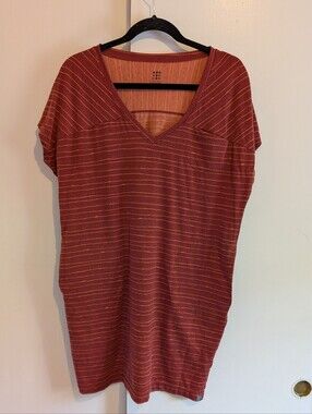 Title Nine Hiolani T-shirt Dress Size Medium Rust Red With Pink Orange Stripes